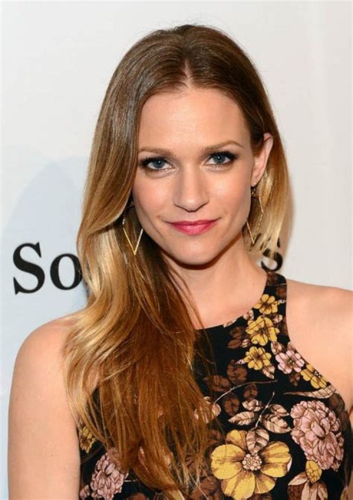 A. J. Cook Height, Weight, Age, Spouse, Family, Facts, Biography
