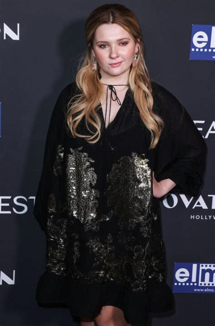 Abigail Breslin Sued After Claims About Co-Star Aaron Eckhart's Behavior