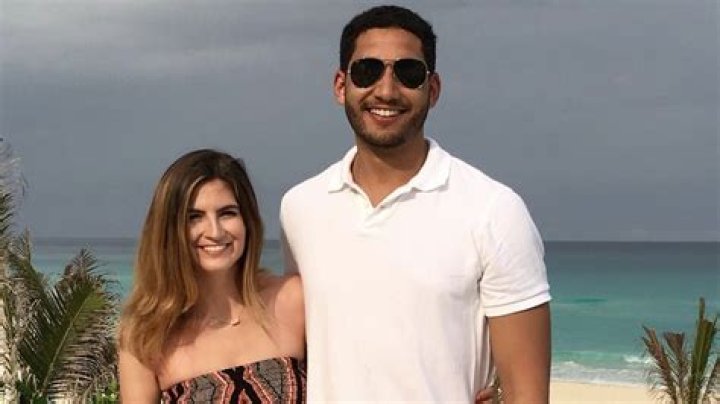 Age, Instagram, Height, Husband (Boyfriend)!