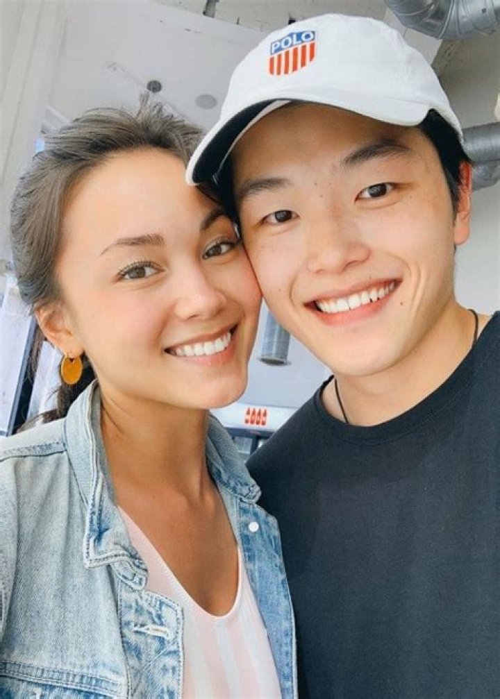Alex Shibutani Height, Weight, Age, Girlfriend, Family, Facts, Biography