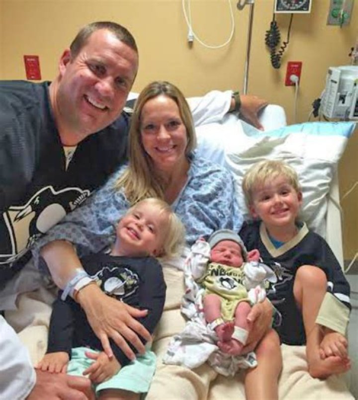 Ashley Harlan wiki/bio, age, wedding, family, kids, net worth, facts.