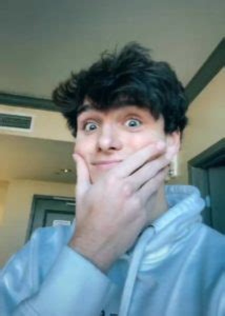 Aydon Holley Height, Weight, Age, Girlfriend, Family, Facts, Biography