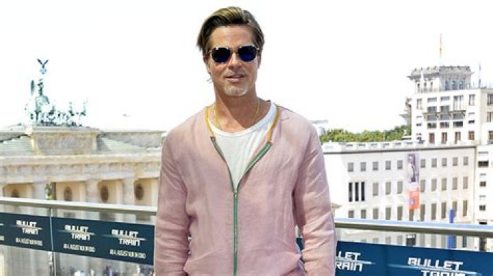 Brad Pitt Rocks Pink Outfit for ‘Bullet Train’ Photocall – Hollywood Life