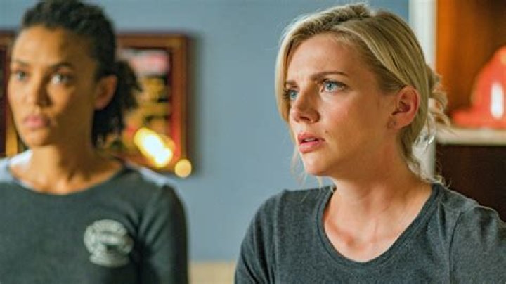 Brett & Casey Scoop — Kara Killmer Interview – Hollywood Life