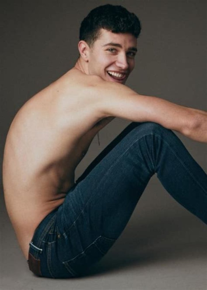 Bruce Herbelin-Earle Height, Weight, Age, Body Statistics