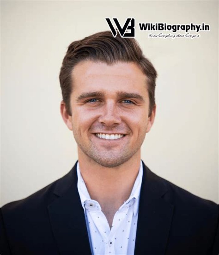 Chris McCullough Bio - stats, salary, net worth, career, girlfriend, relationship, affair, age, height, family, wife, children