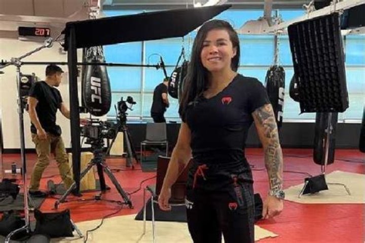 Claudia Gadelha Bio - net worth