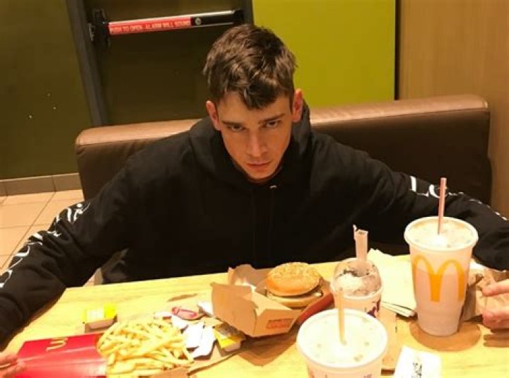 Cole Mohr Height, Weight, Age, Body Statistics