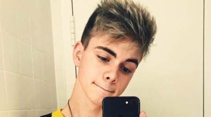 Corbyn Besson Height, Weight, Age, Girlfriend, Family, Facts, Biography
