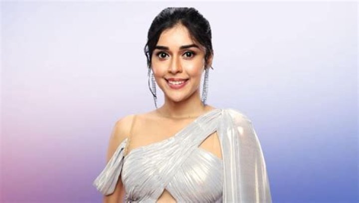 Eisha Singh - Bio, Age, Wiki, Facts and Family