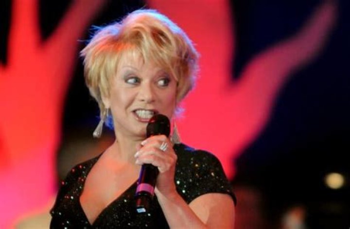 Elaine Paige Net Worth | Celebrity Net Worth