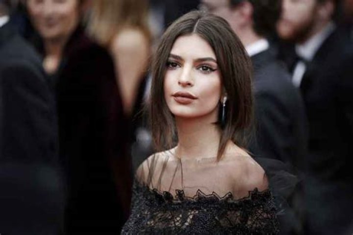 Emily Ratajkowski Just Announced Her Pregnancy in the Most Creative Way