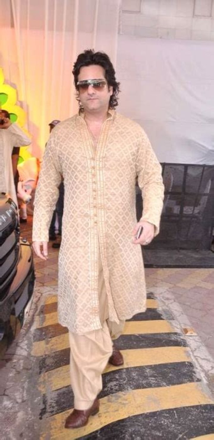 Fardeen Khan Height, Weight, Age, Spouse, Biography, Family