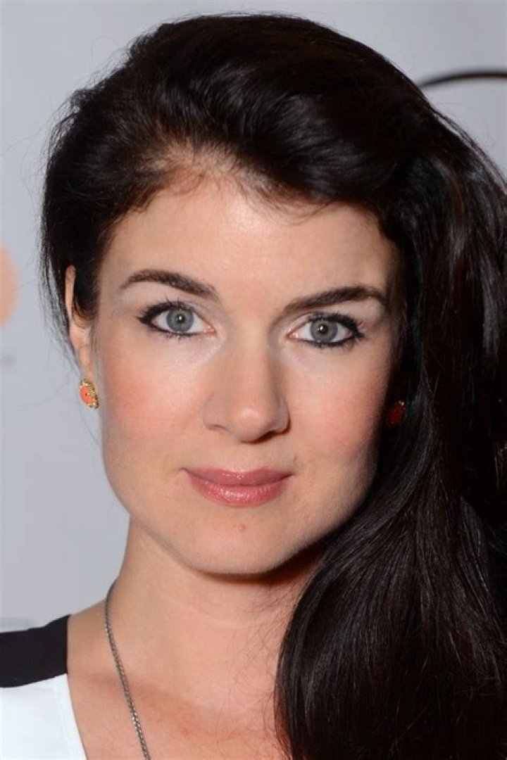Gabrielle Miller Net Worth | Celebrity Net Worth
