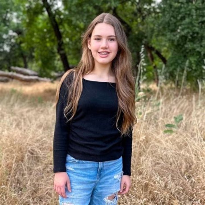 Gwyneth Weiss Height, Weight, Age, Siblings, Family