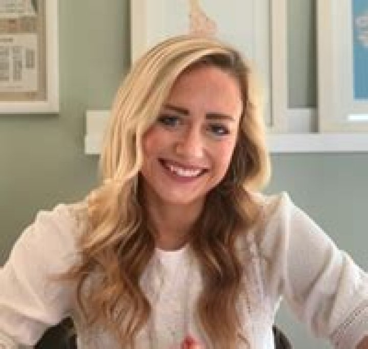 Hire Samantha Russell to Speak at Events