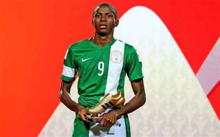 
How much does Victor Osimhen earn as Salary? His net worth and Earnings in details