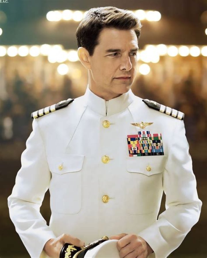 Is Tom Cruise A Pilot?