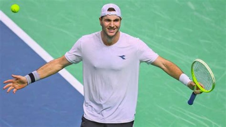 Jan-Lennard Struff's Tennis Career and Earnings; Married to Medeleine, does the couple have children?