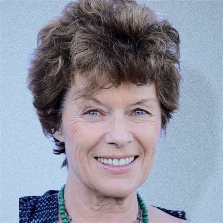 Jill Gascoine - Bio, Age, Wiki, Facts and Family