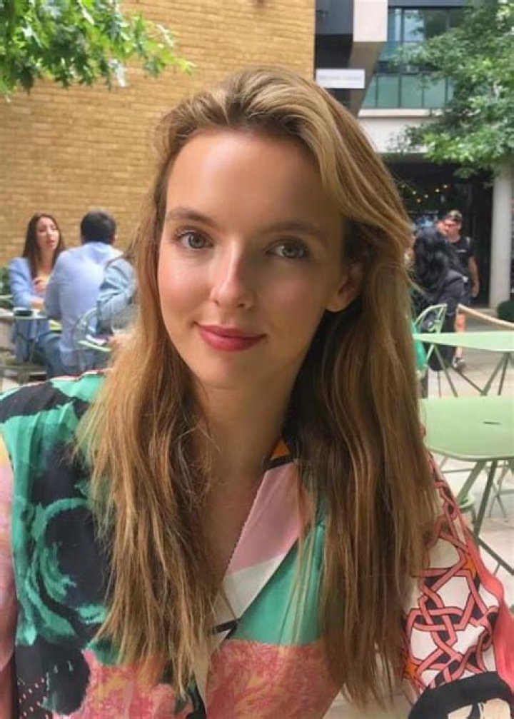 Jodie Comer Height, Weight, Age, Boyfriend, Family, Facts, Biography