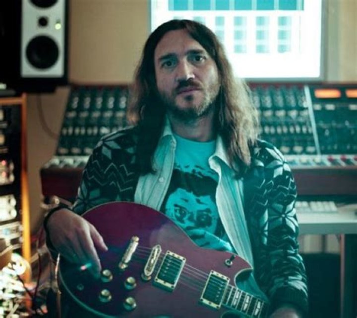 John Frusciante Height, Weight, Age, Girlfriend, Family, Facts, Biography