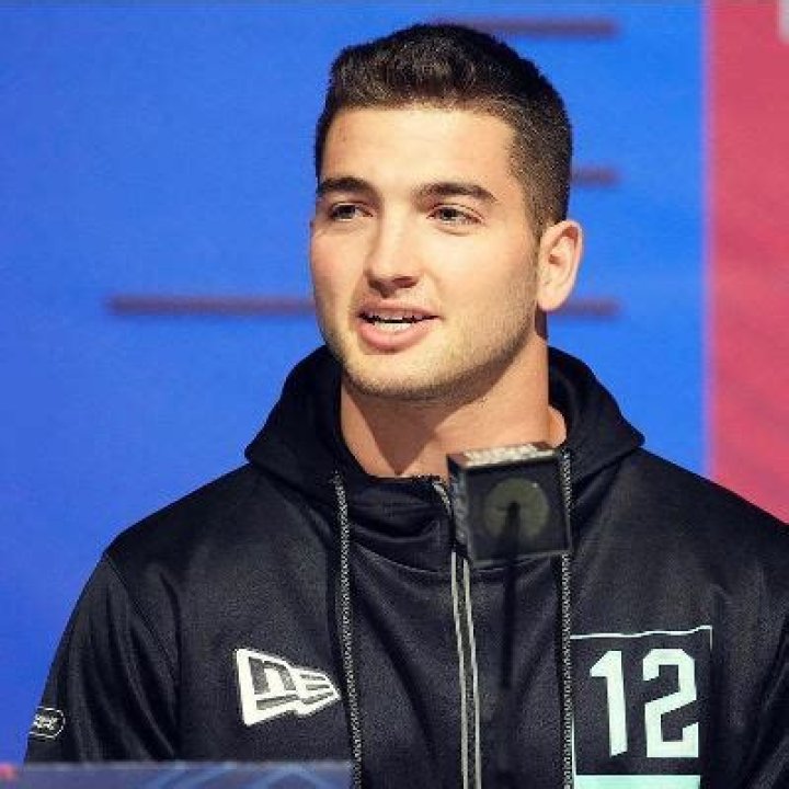 Jojo Domann Bio, Age, Net Worth, Salary, Contract, NFL Draft, Stats, Dating, & Girlfriend