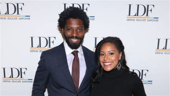 Julius Jones - Bio, Age, siblings, height, Wiki, Facts and Family