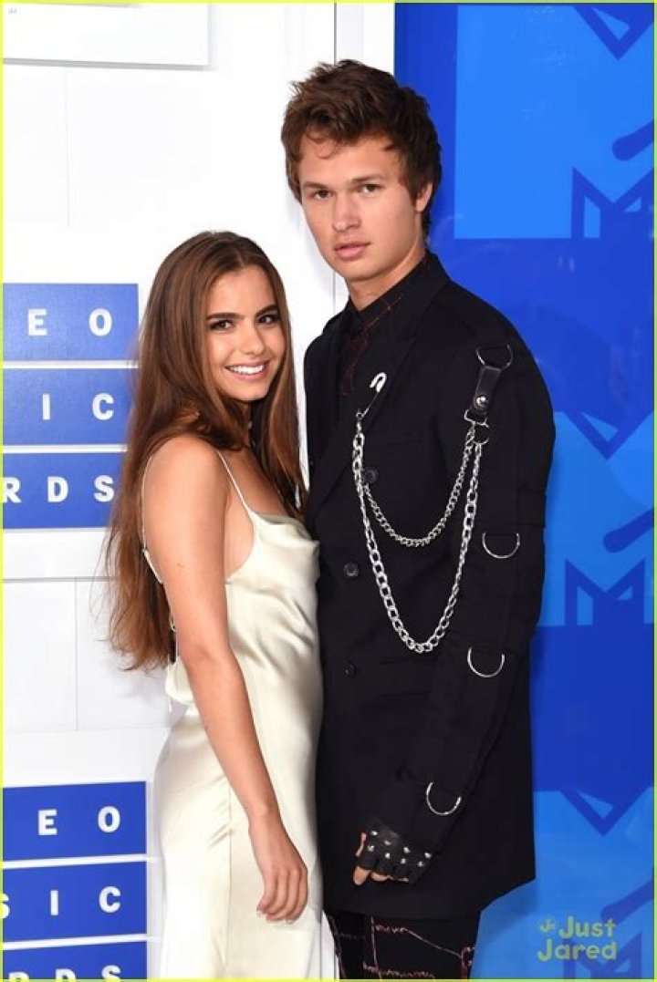 Justin Bieber, Ansel Elgort, & More Hot Hunks At The 2015 Met Ball