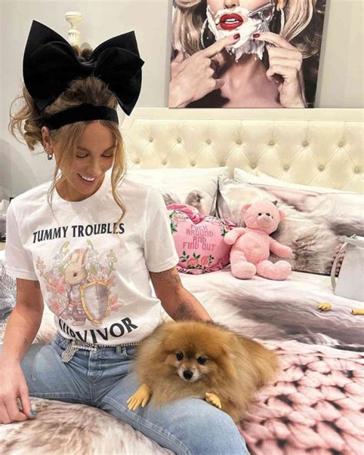 Kate Beckinsale Sports ‘Tummy Troubles Survivor’ Shirt After Hospital Stay