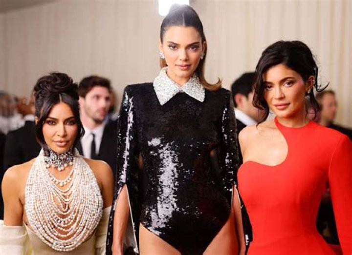 Kendall Jenner’s 22nd Birthday Dinner — Pics