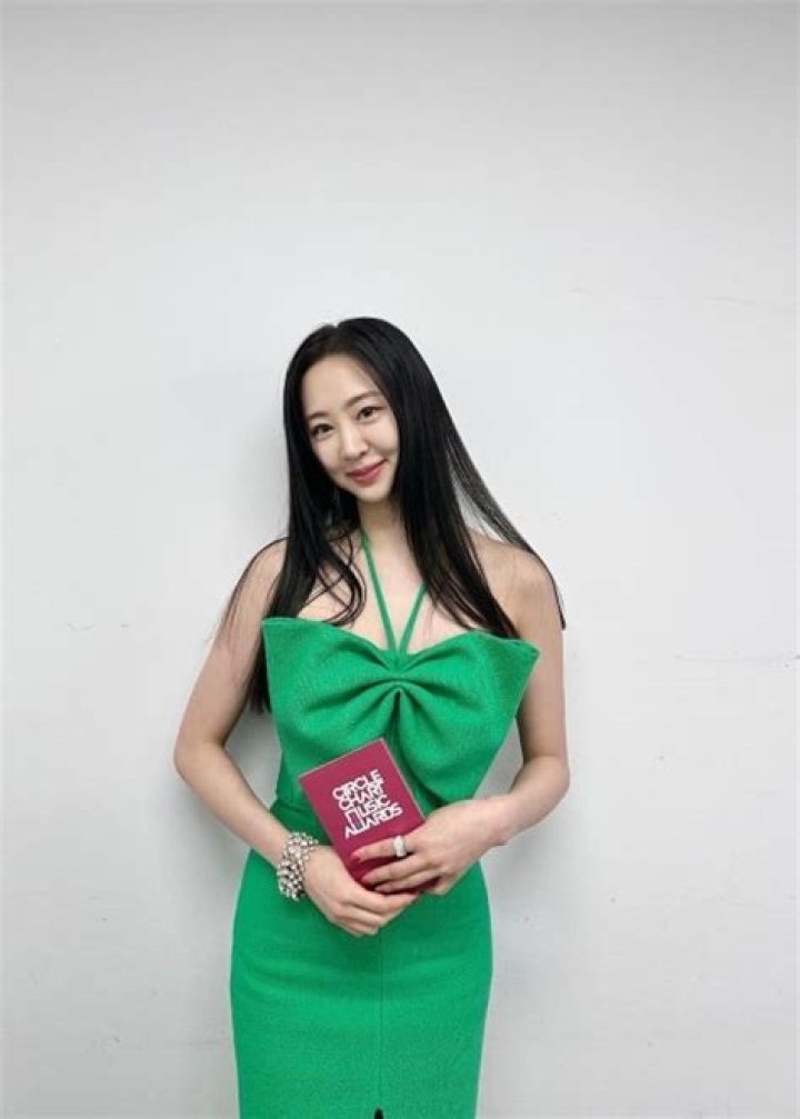 Kim Da-som Height, Weight, Age, Record Label, Family