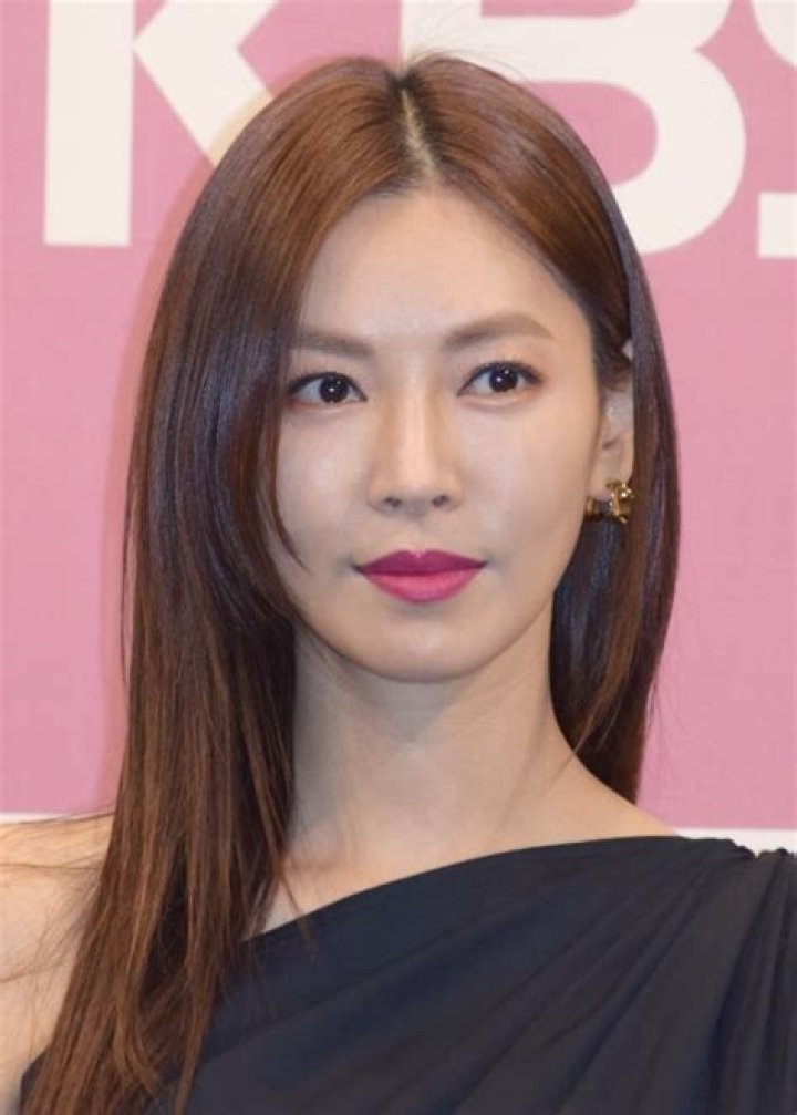 Kim So-yeon Height, Weight, Age, Spouse, Family, Facts, Biography