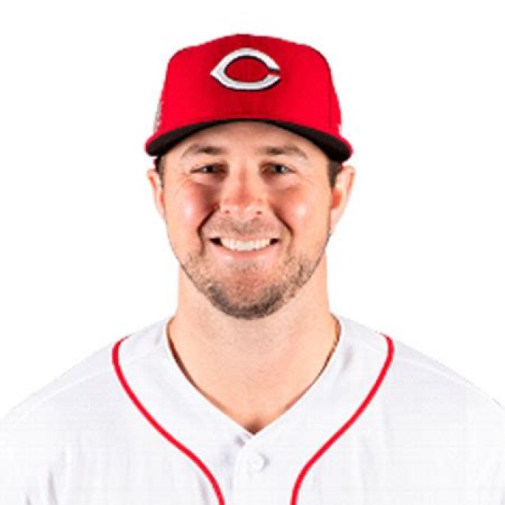 Kyle Farmer Biography- Salary, MLB player, Contract, Earnings, Net worth, Married, Relationship, Affair, Age, Height, Family, Girlfriend, Career