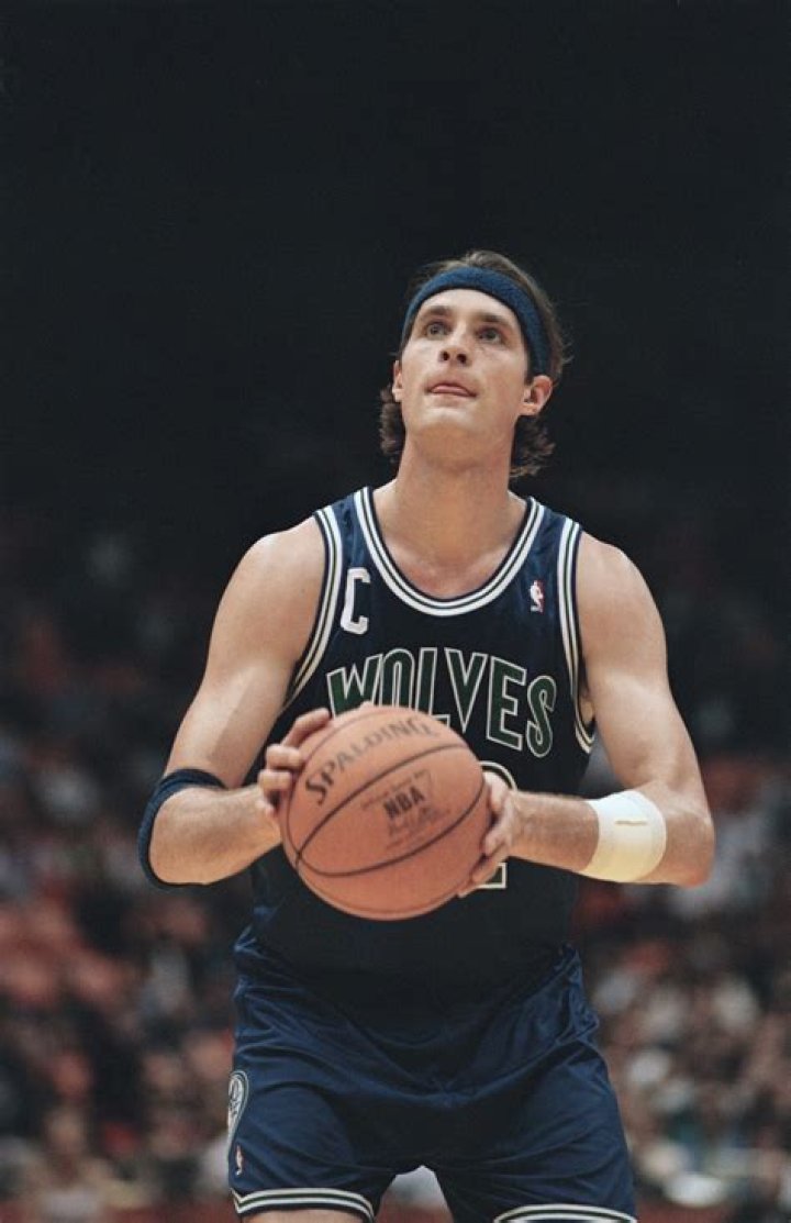 Laettner Calderon Height, Weight, Age, Body Statistics