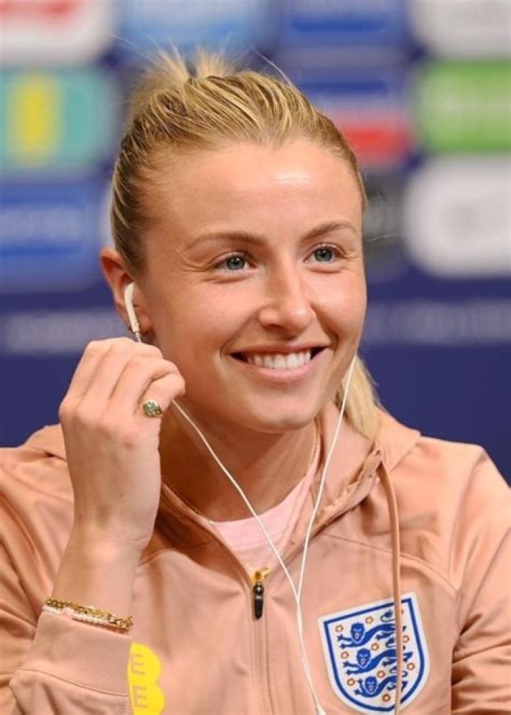 Leah Williamson Height, Weight, Age, Boyfriend, Family