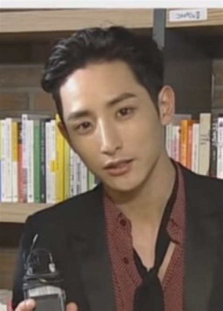 Lee Soo-hyuk Height, Weight, Age, Family, Biography, Girlfriends