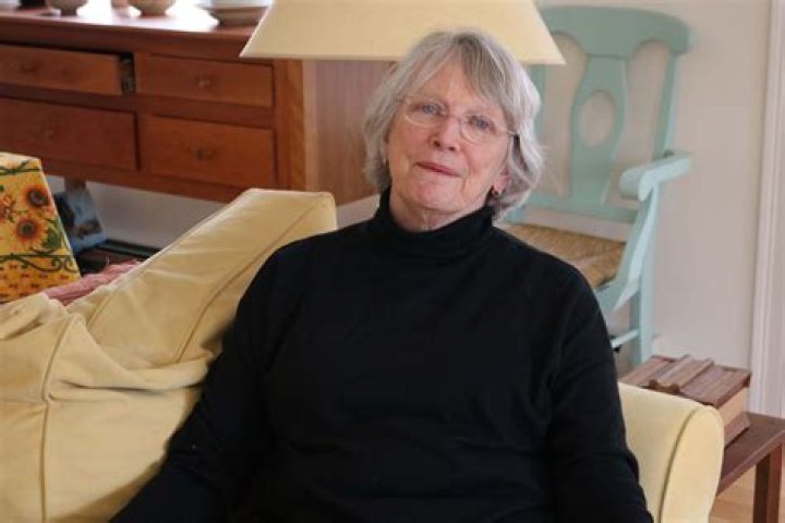 Lois Lowry - Bio, Age, Wiki, Facts and Family
