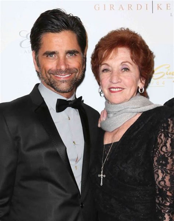 Loretta Stamos - Bio, Age, Wiki, Facts and Family