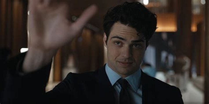 LOUIS HUNTER, NOAH CENTINEO – Celeb Secrets