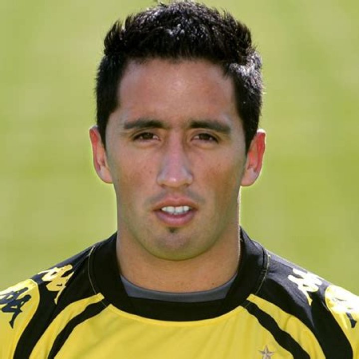 Lucas Barrios | Bio-salary,net worth,children,married,wife,affair