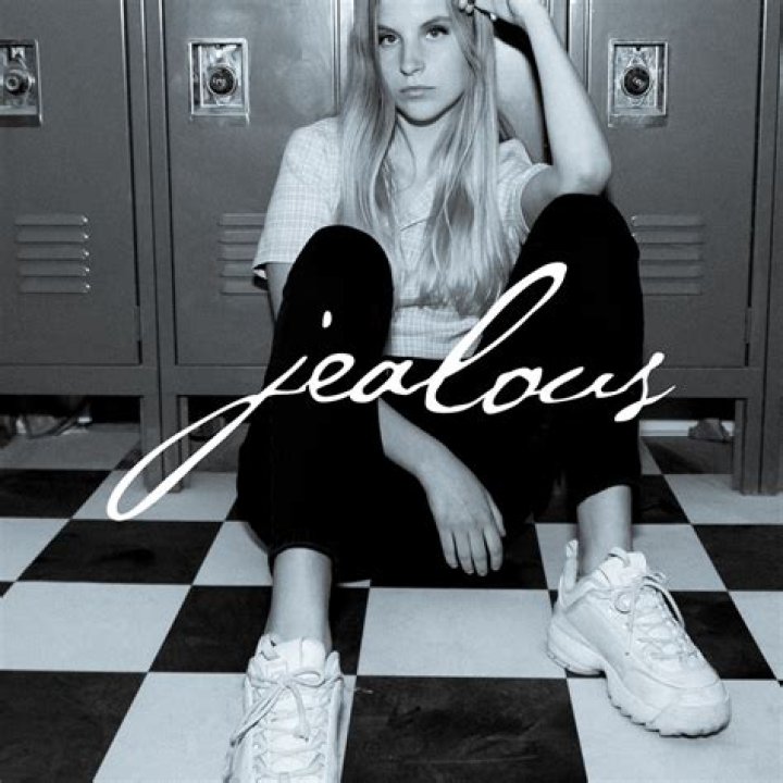 Lucy Cloud Gets “Jealous” of Her BFF in New Single (Premiere) – Celeb Secrets