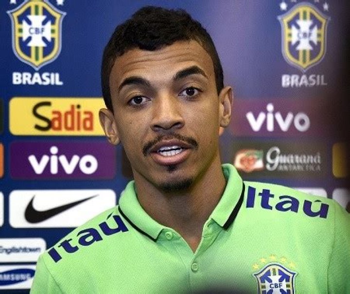 Luiz Gustavo Net Worth | Celebrity Net Worth