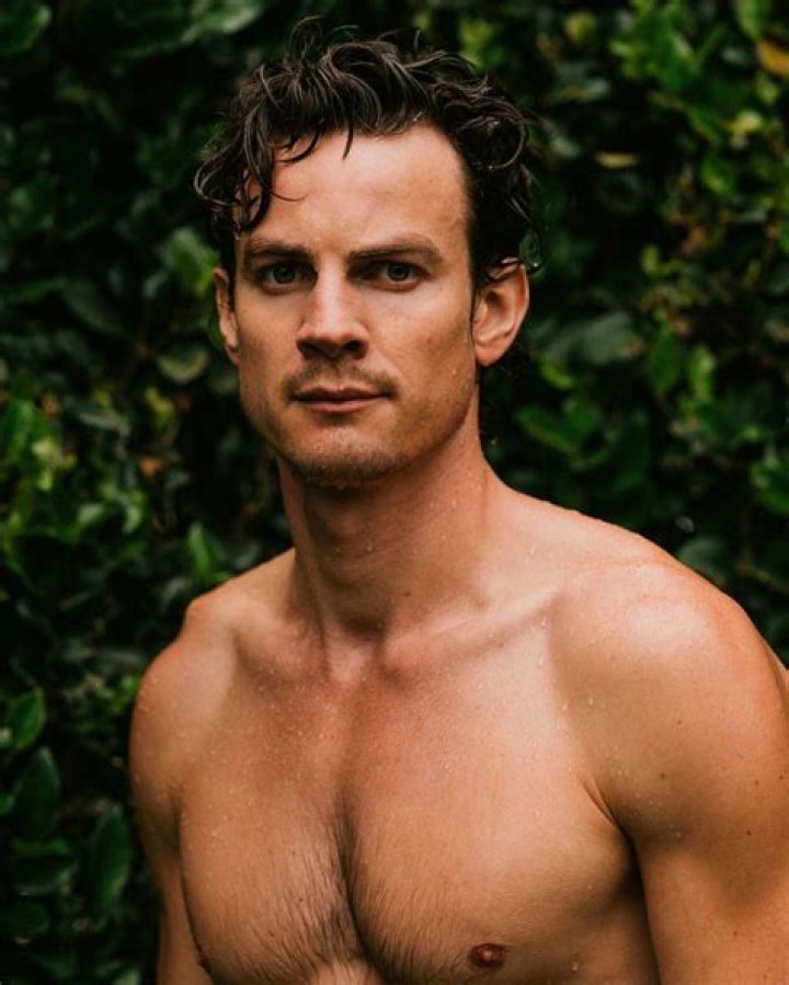 Luke Cook - Bio, Age, height, weight, Wiki, Facts and Family