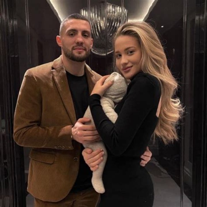 Mateo Kovacic | biography, bio, salary, net worth, personal life, affair, relationship, career, soccer, football