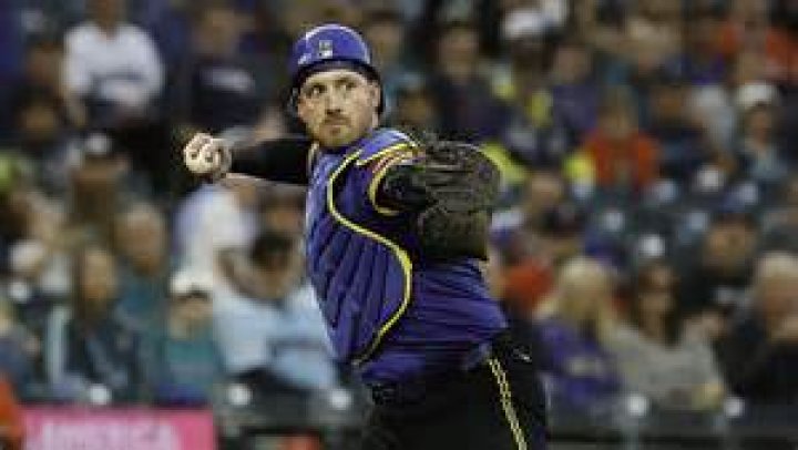 Minnesota Twins' catcher, Mitch Garver is married to Sarah Garver and enjoys a net worth over $1 million.