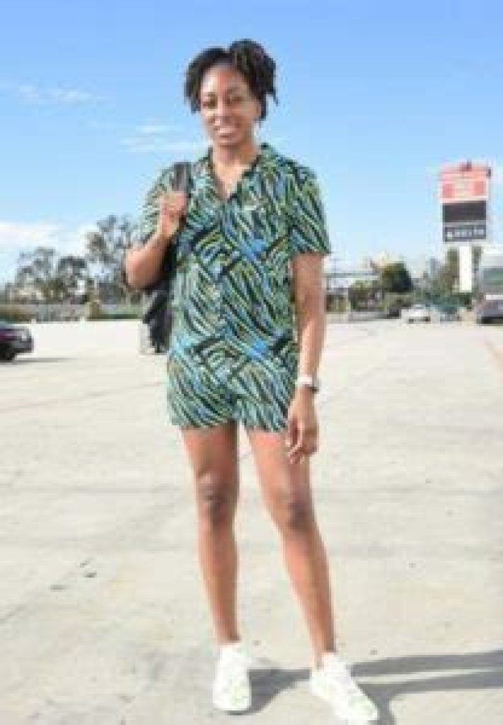 Nneka Ogwumike Height, Weight, Family, Education, Biography