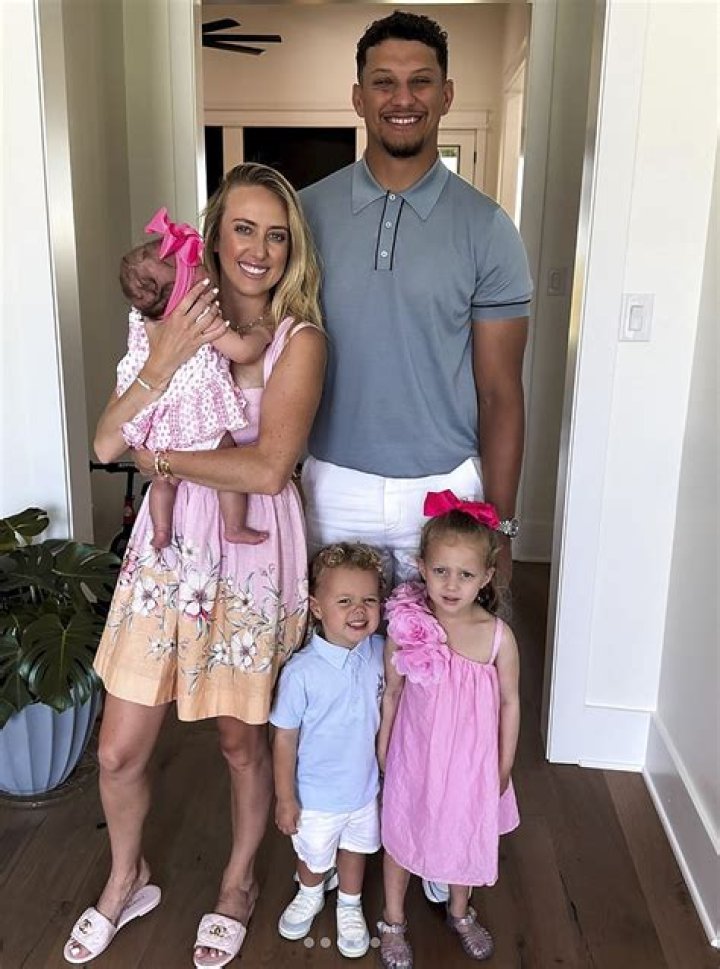 Pat Mahomes Girlfriend and Affair (Parents, Contract, Salary, Dad, Age, Family)