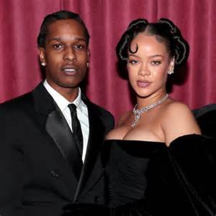 [PIC] Rihanna’s Nipples In Daring See-Through Bra — Love Or Loathe The Look? – Hollywood Life
