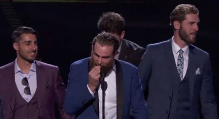 
Ryan O’Reilly Removes Tooth To Deliver ESPY Award Speech